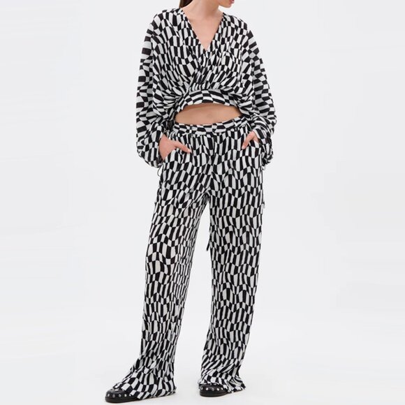 Akira Bari Checkered Plisse Trouser and Cropped Top Set - Picture 1 of 8